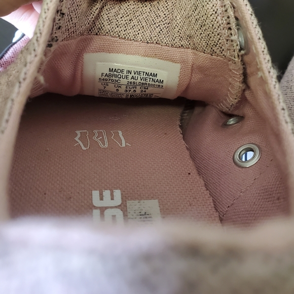 Pink Converse - Picture 7 of 8